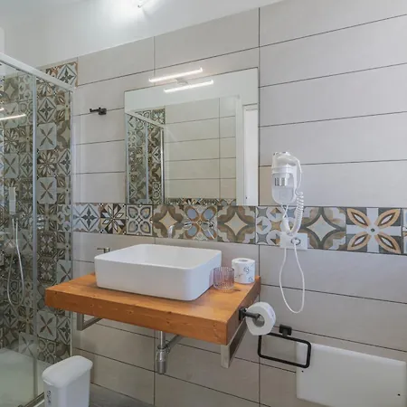 Couette-café Ponente & Maestro 4*